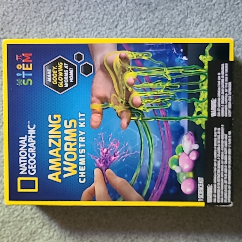 National Geographic Amazing Worms Chemistry Set